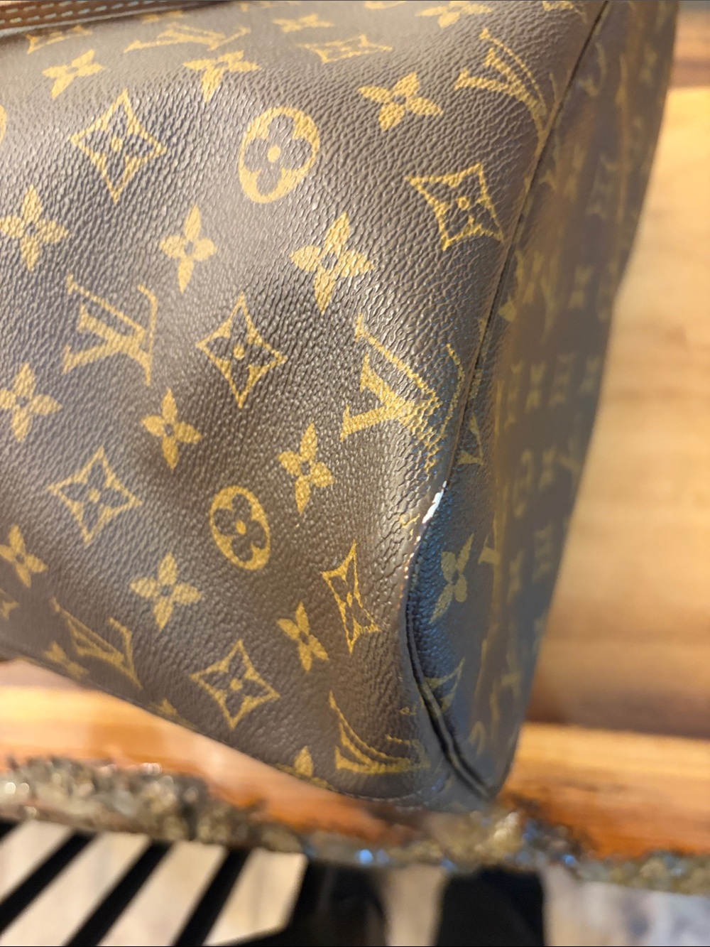 Authentic Louis Vuitton Neverfull - Picture 12 of 17
